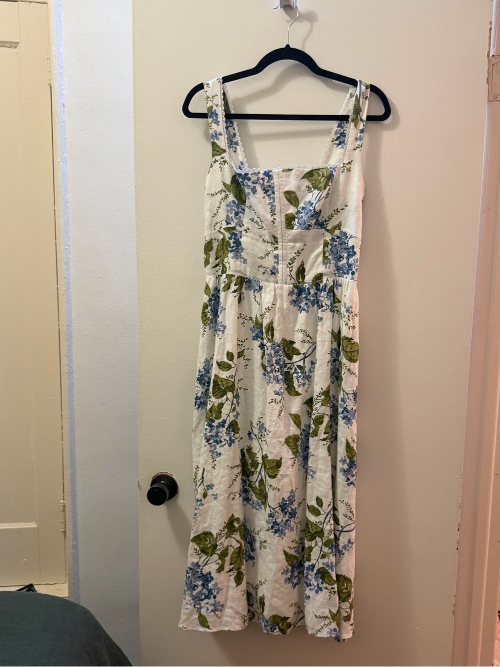 Reformation Tagliatelle Hydrangea print dress - Picture 9 of 13